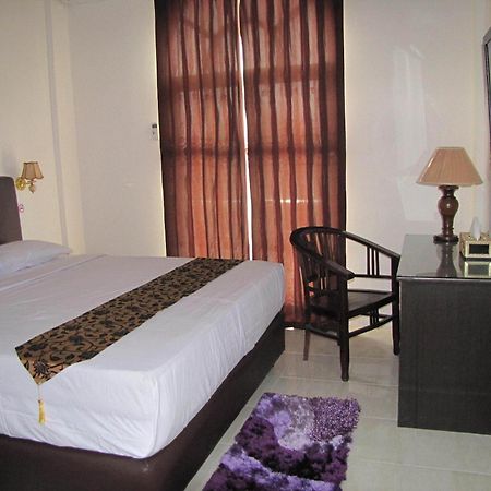 Hotel Mitra Garden Pangkal Pinang Buitenkant foto