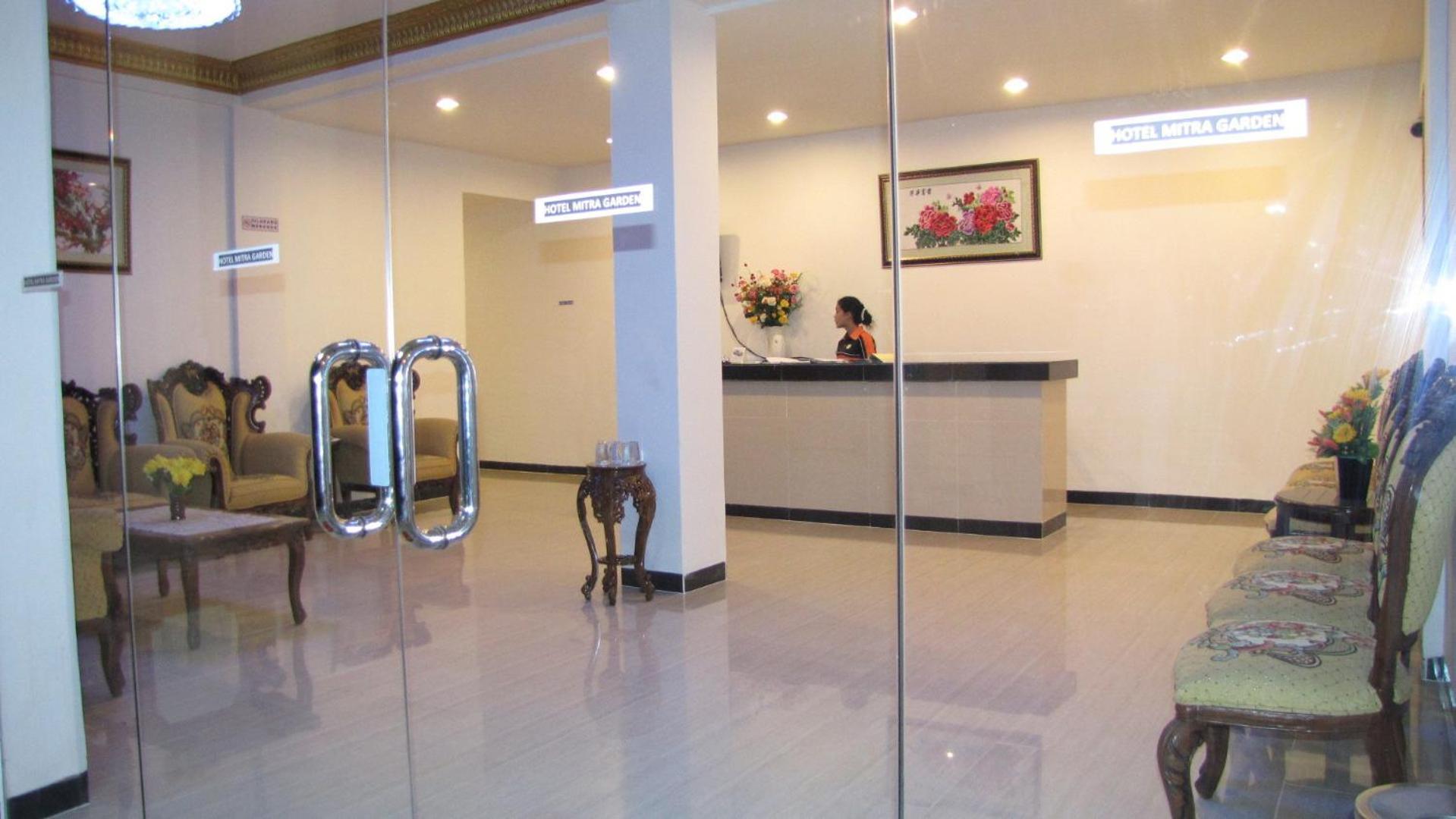 Hotel Mitra Garden Pangkal Pinang Buitenkant foto