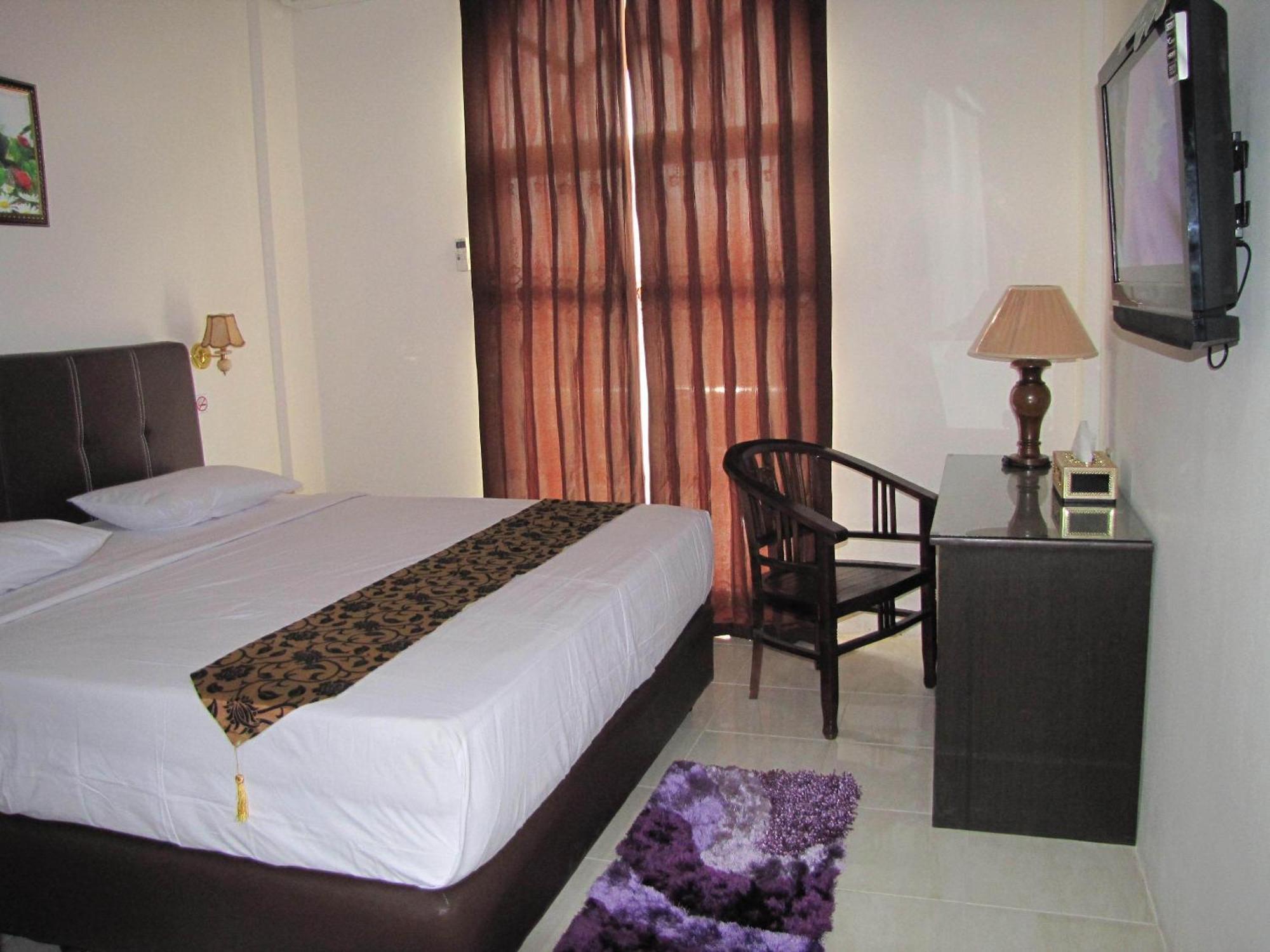 Hotel Mitra Garden Pangkal Pinang Buitenkant foto