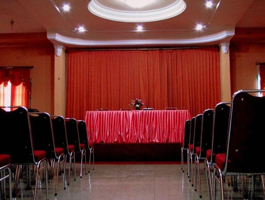 Hotel Mitra Garden Pangkal Pinang Buitenkant foto